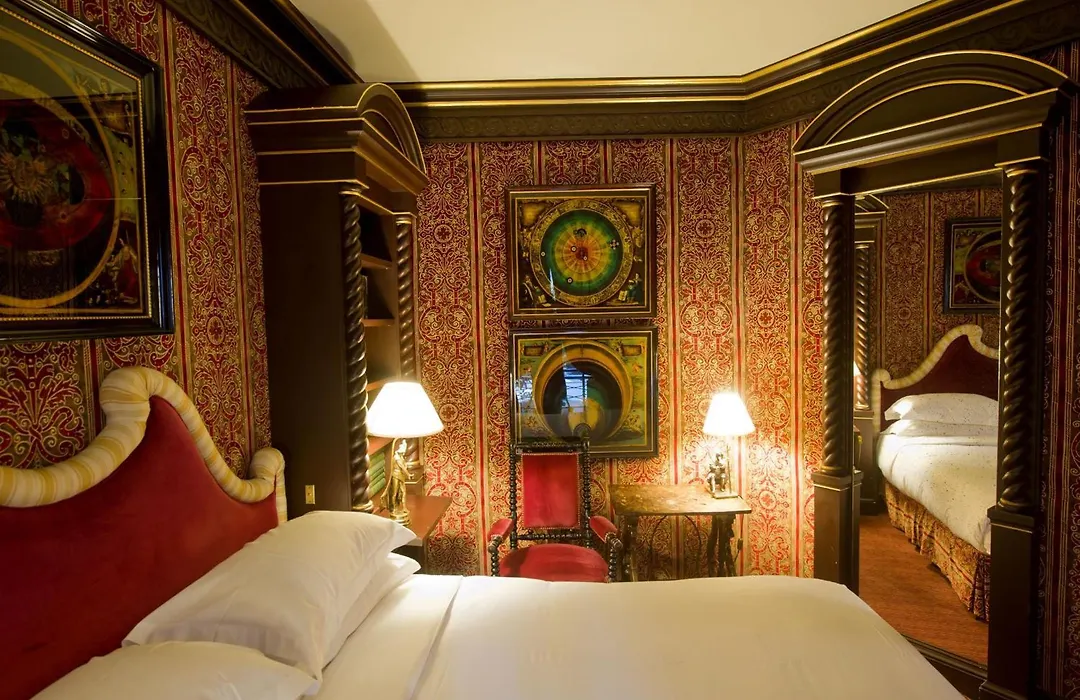 L'Hotel-1